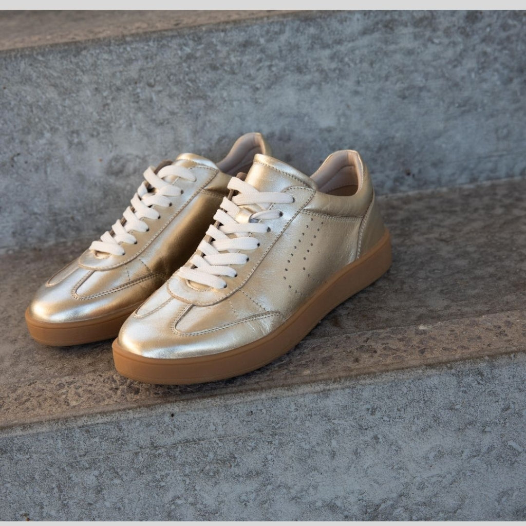 POWERFULL sneakers gold