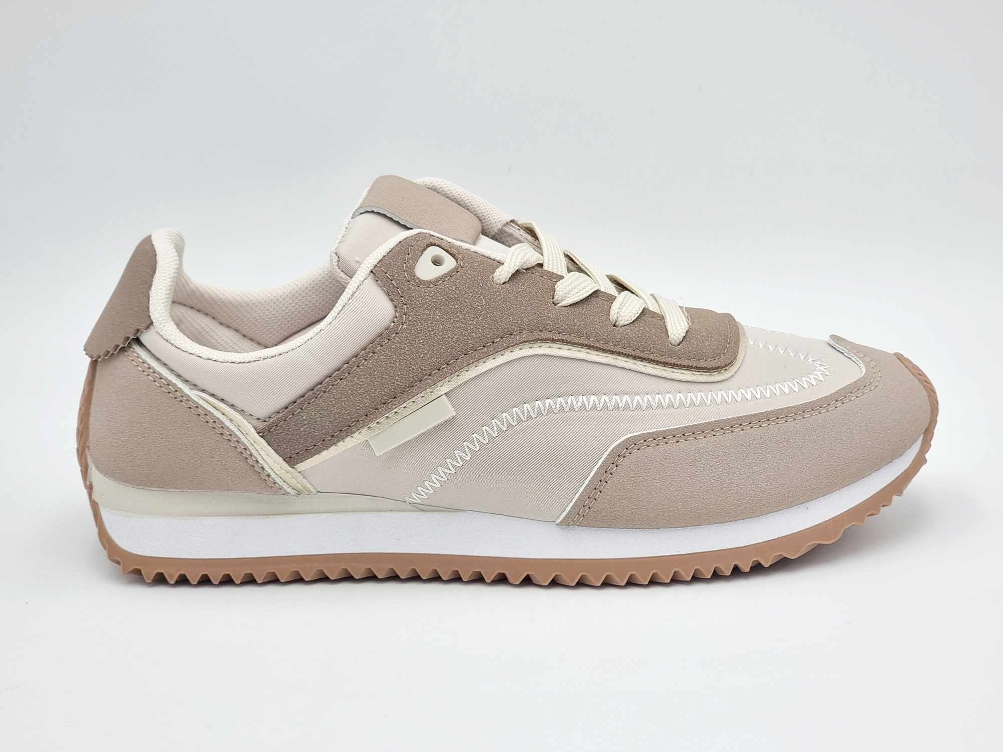Sneakers med syninger