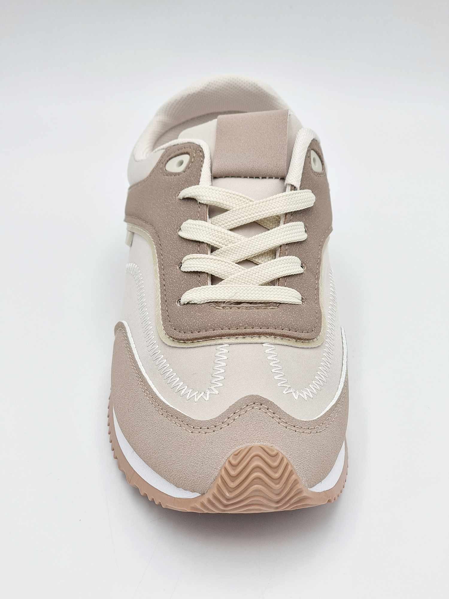 Sneakers med syninger