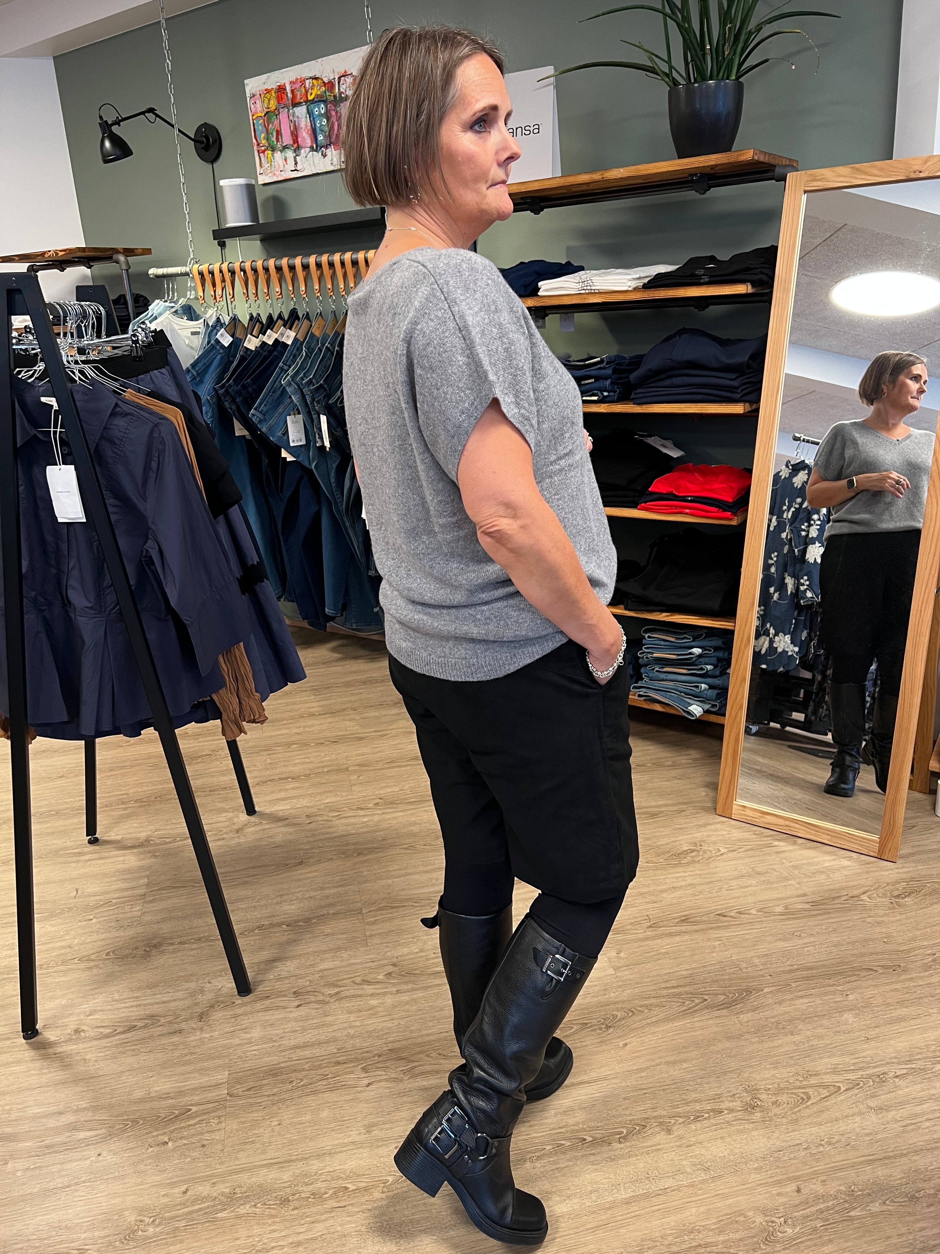 Pure Cashmere Pullover w. Short Sleeves