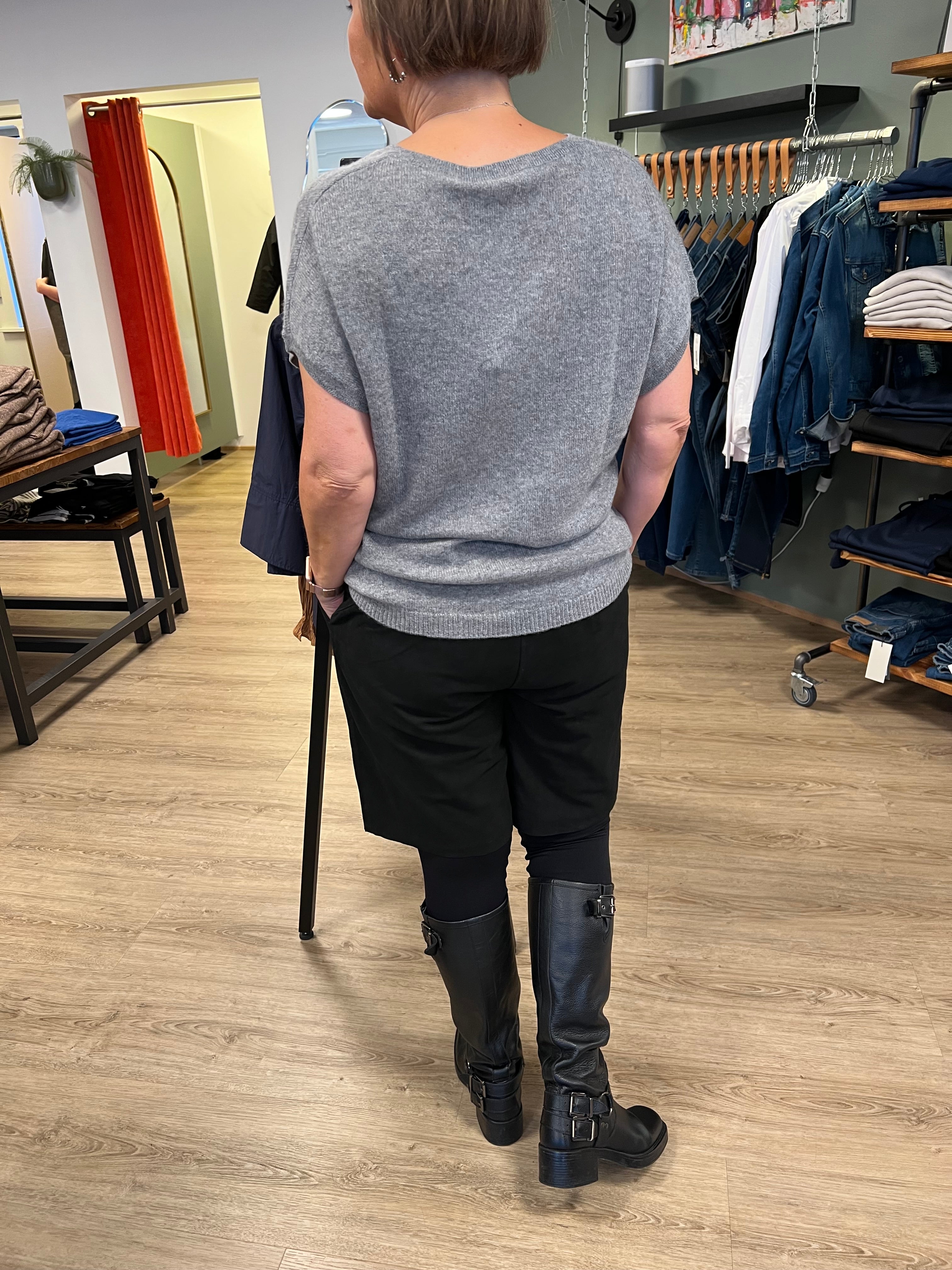 Pure Cashmere Pullover w. Short Sleeves