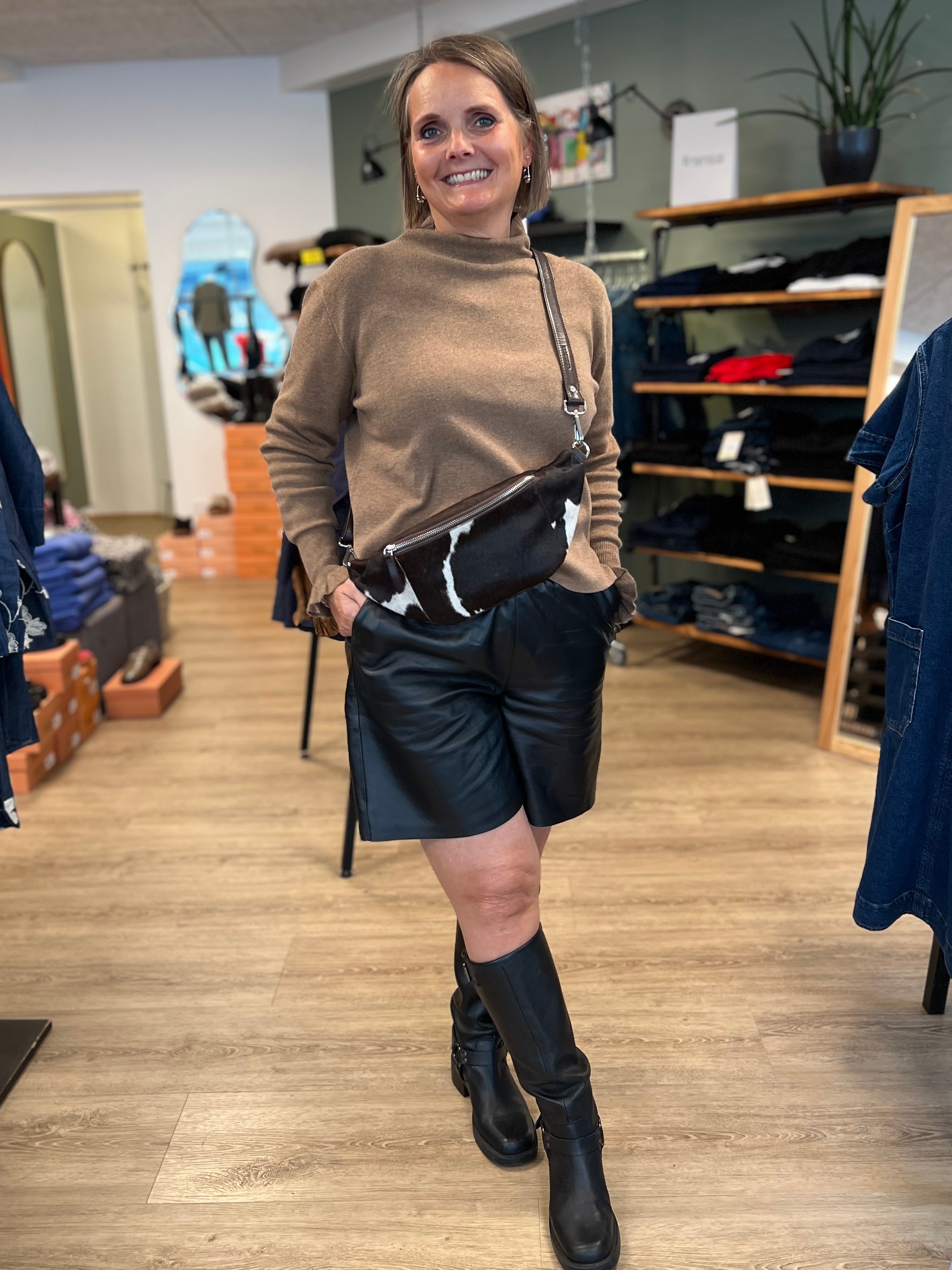 Leather Shorts lambaleður