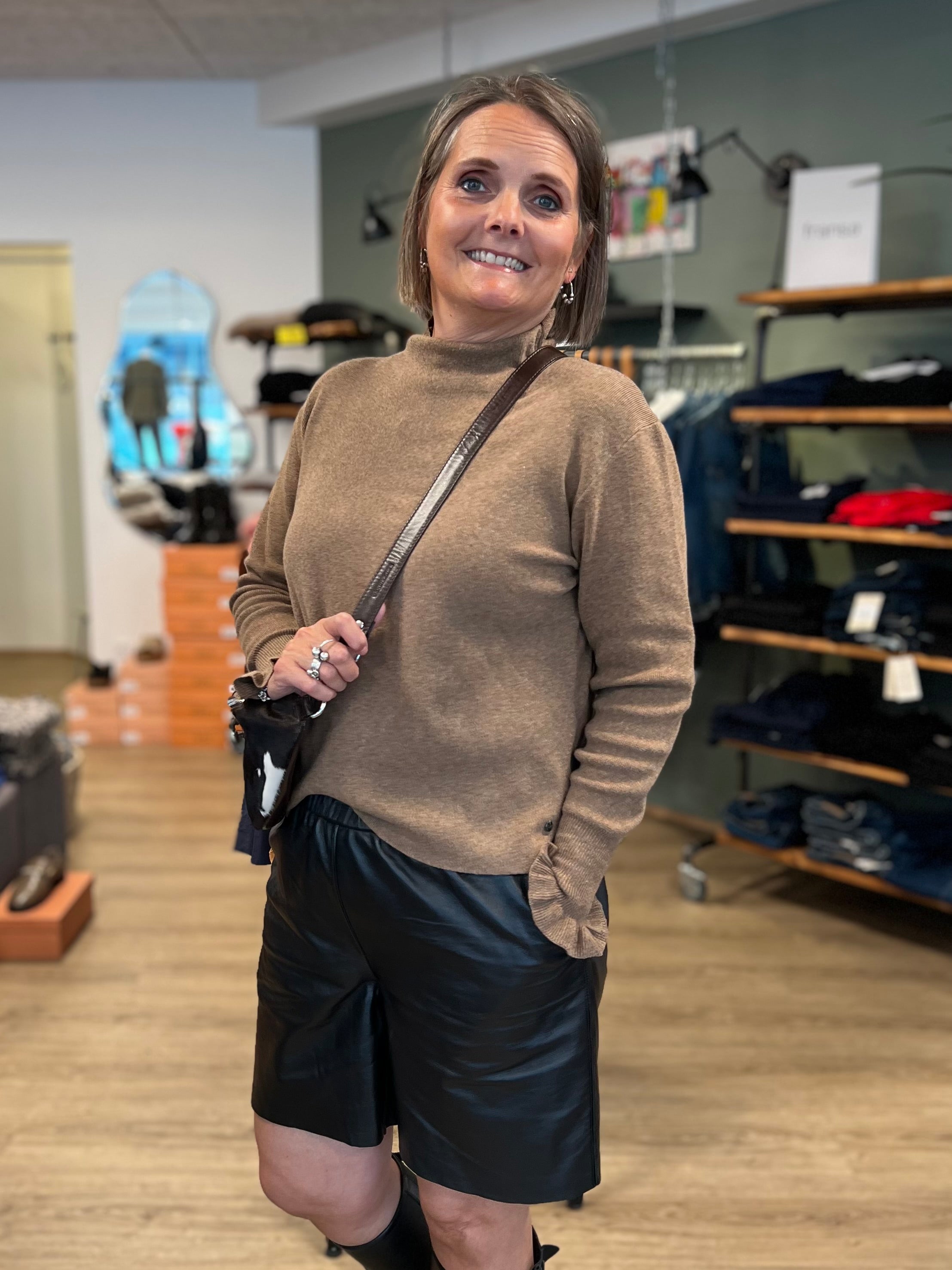 Leather Shorts lambaleður
