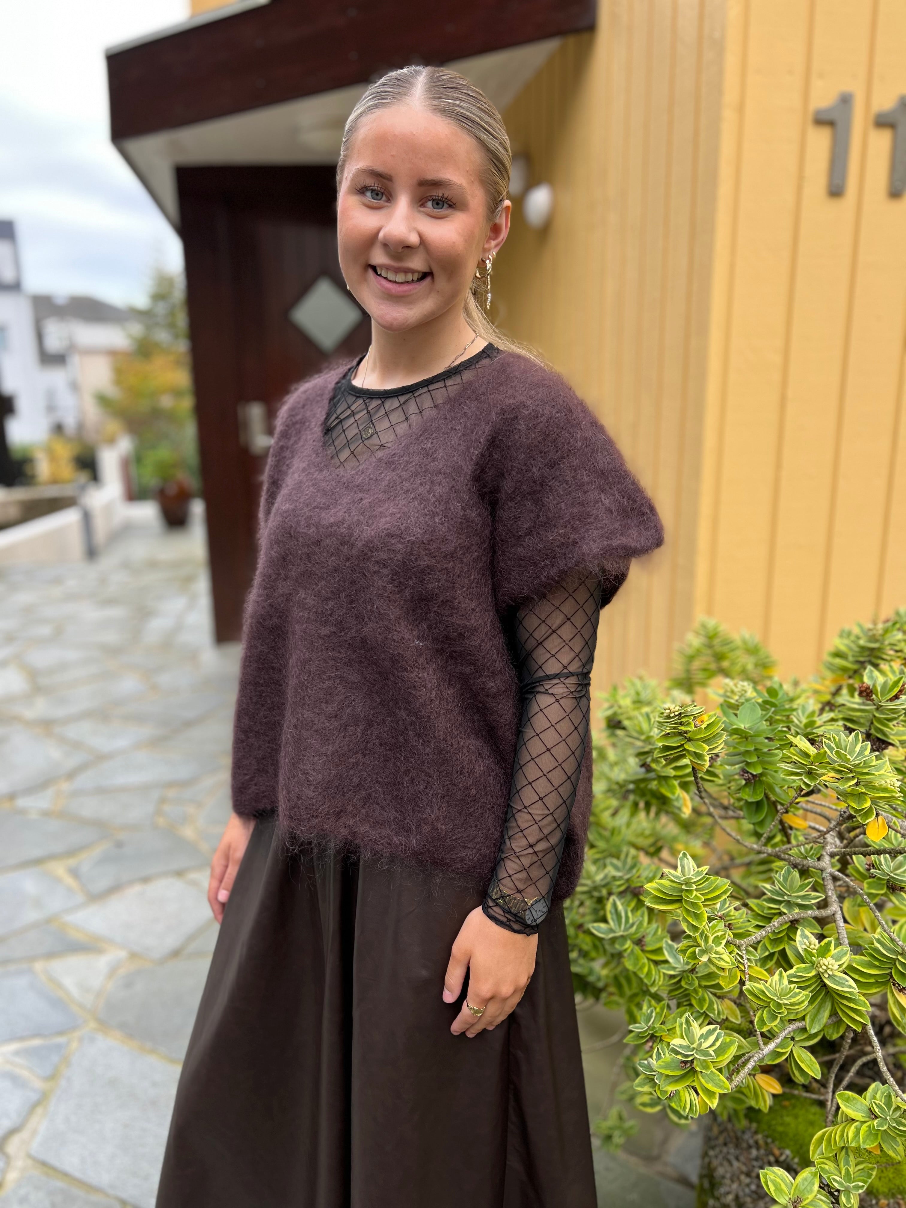 BCBJOERK KNITTED V-NECK VEST