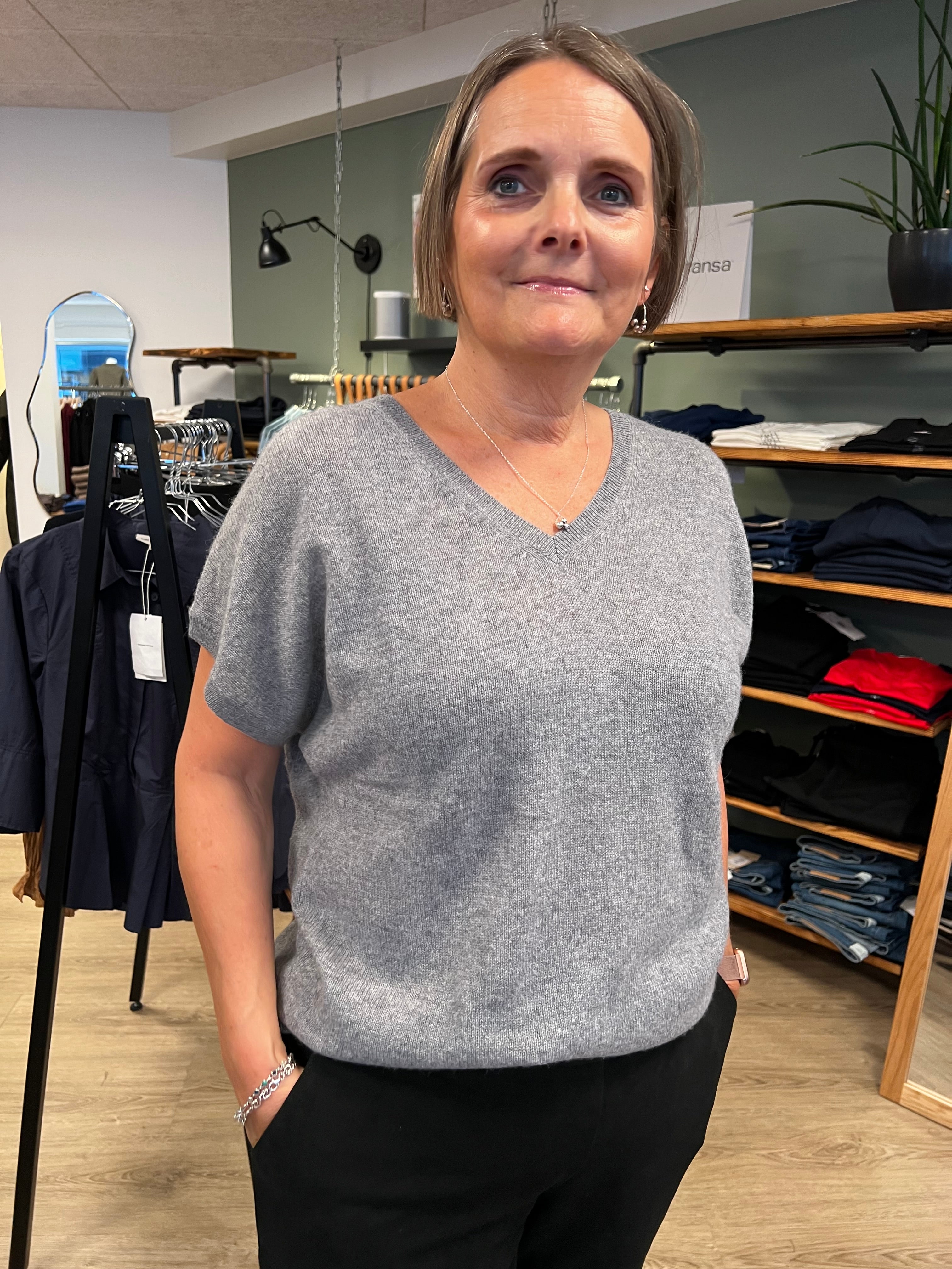 Pure Cashmere Pullover w. Short Sleeves