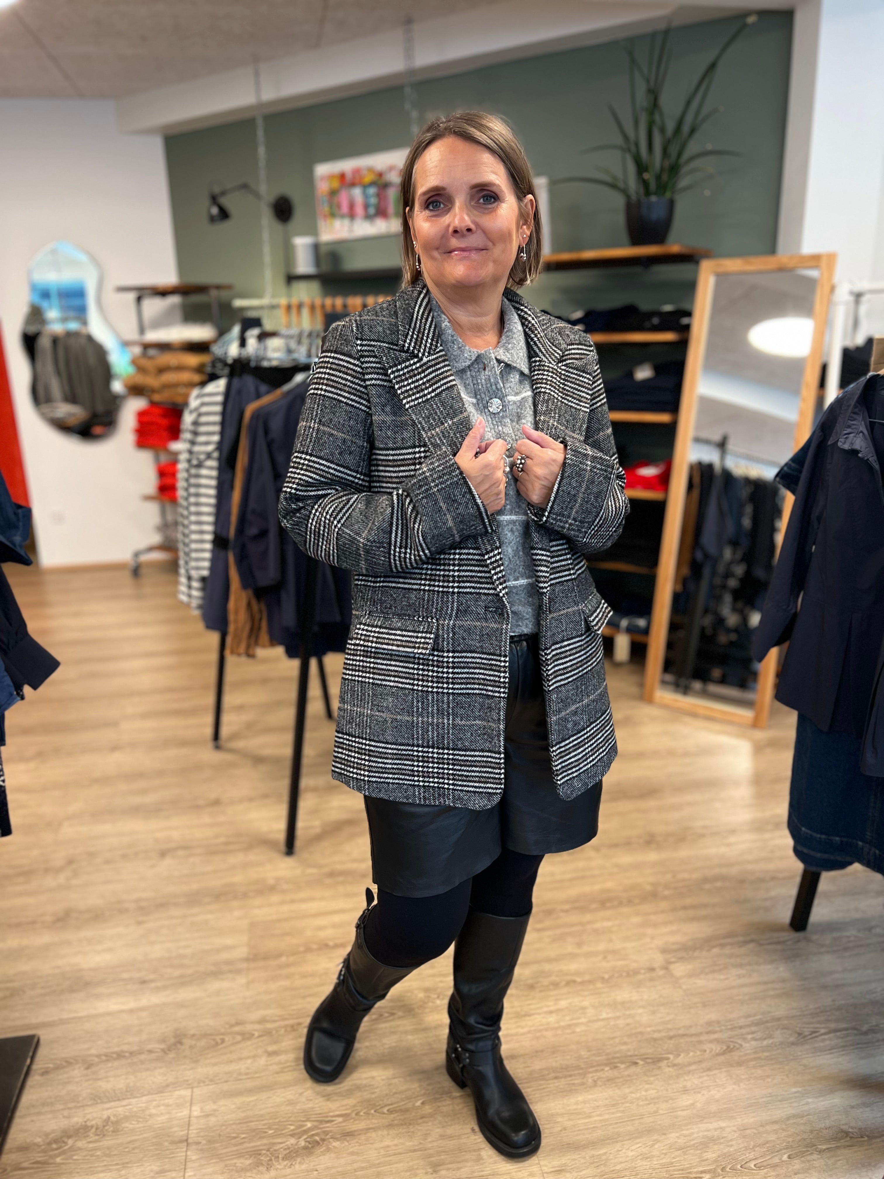 Leather Shorts lambaleður