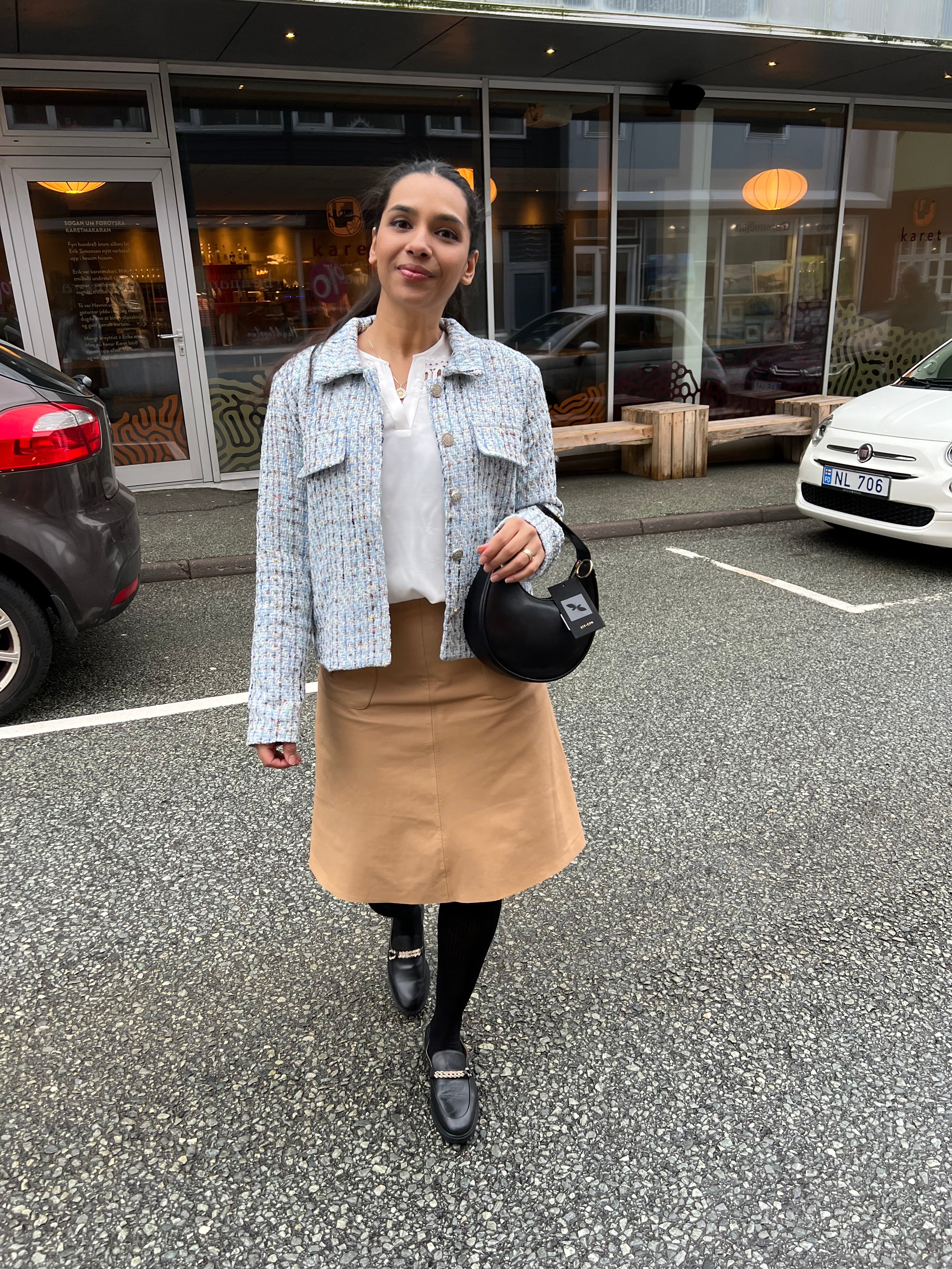 Skirt with zip pockets