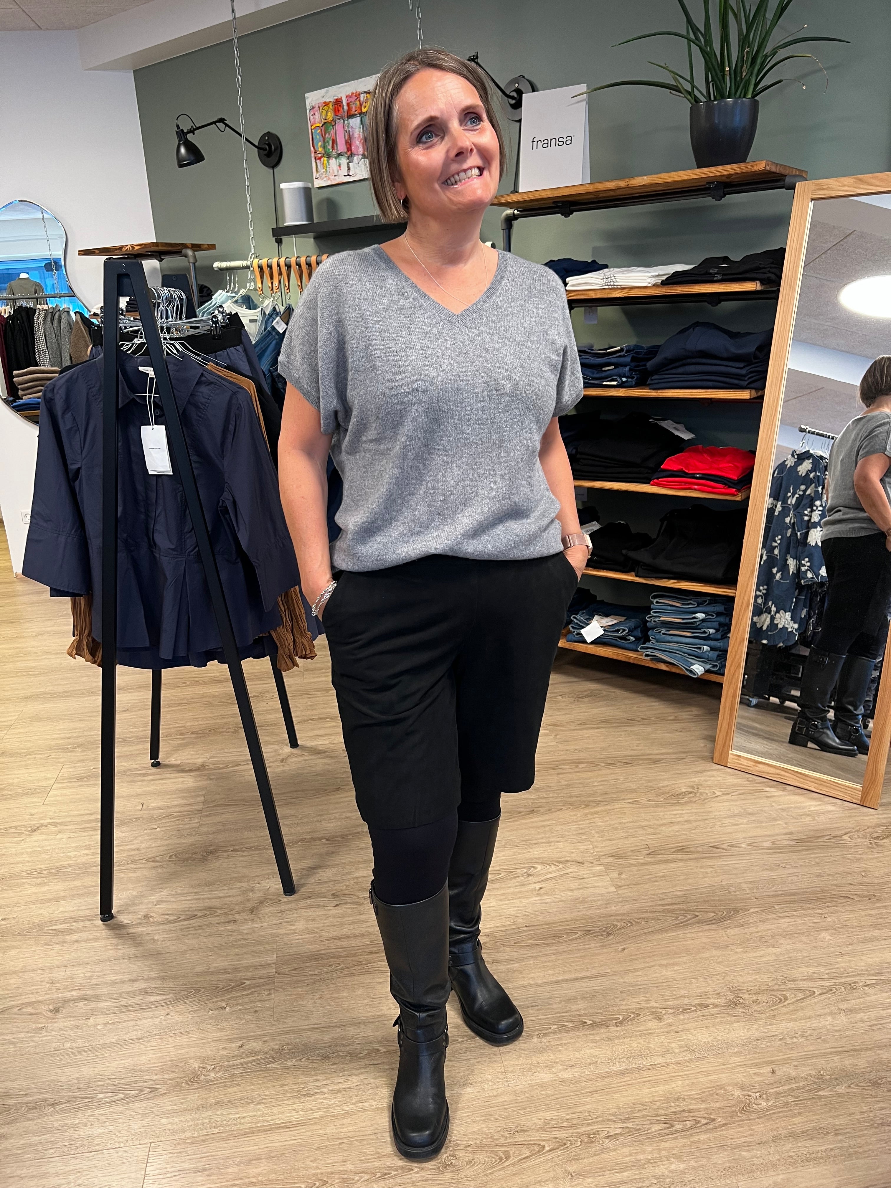 Pure Cashmere Pullover w. Short Sleeves