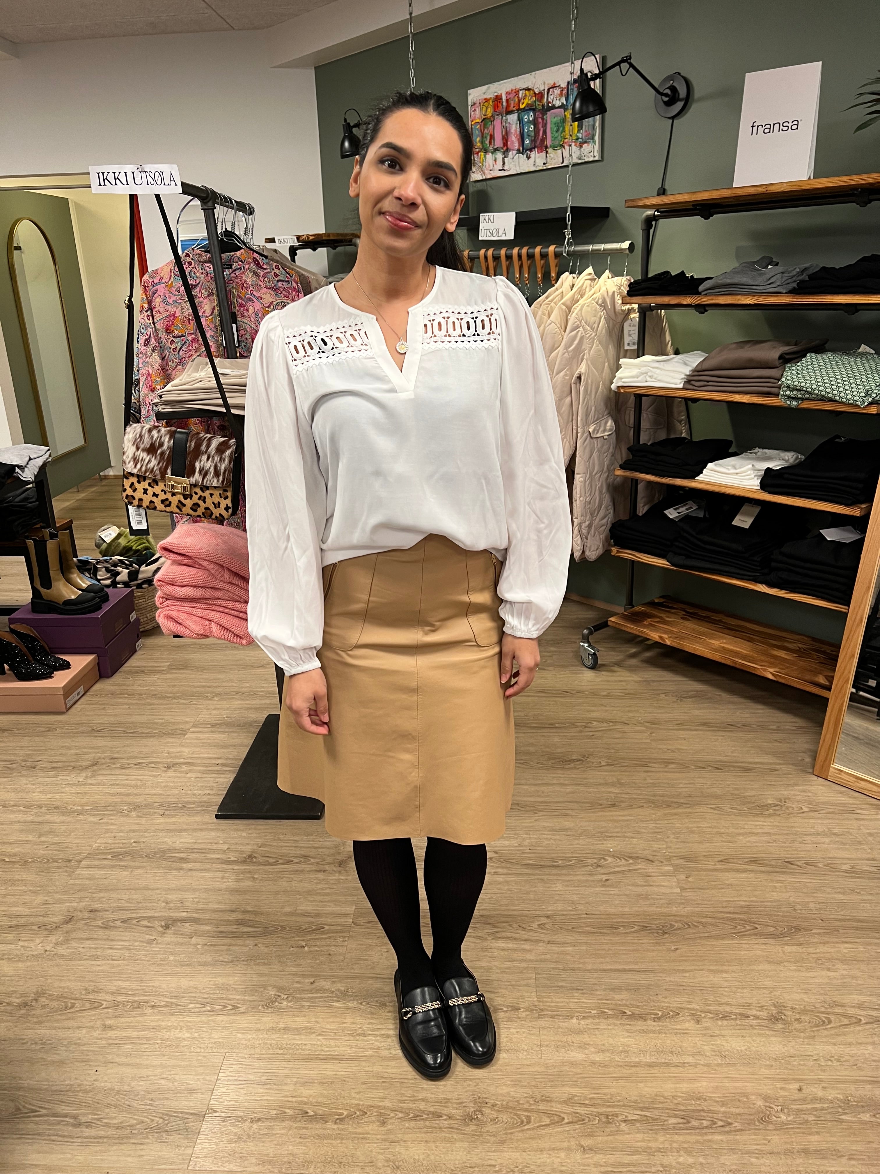 Skirt with zip pockets