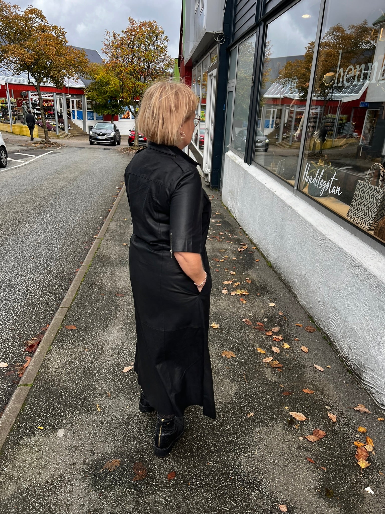 Long Dress w. Chest Pockets