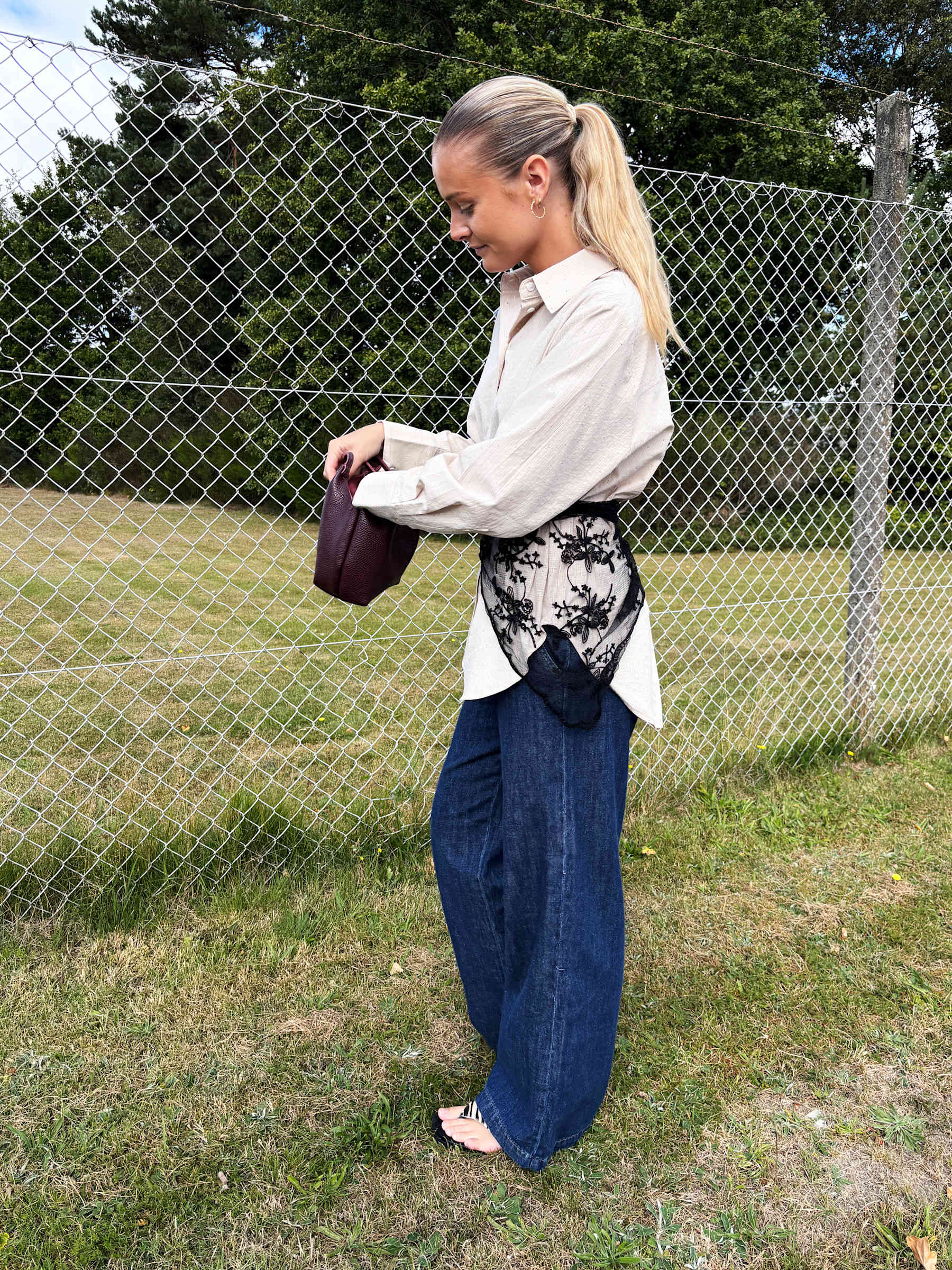 BCMIRIANA TRIANGLE LACE SCARF