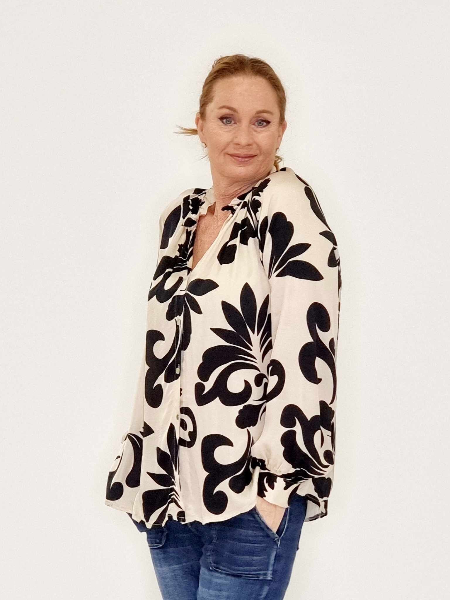 Skjorte mønstrede med kinakrave. One Size