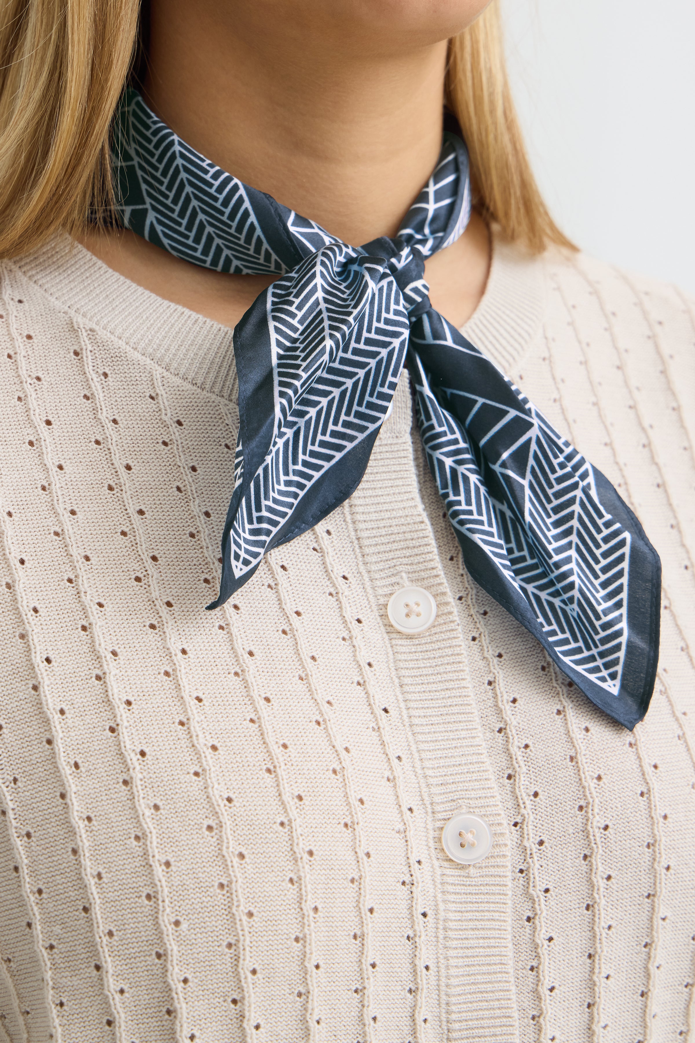 FRSILLA SCARF