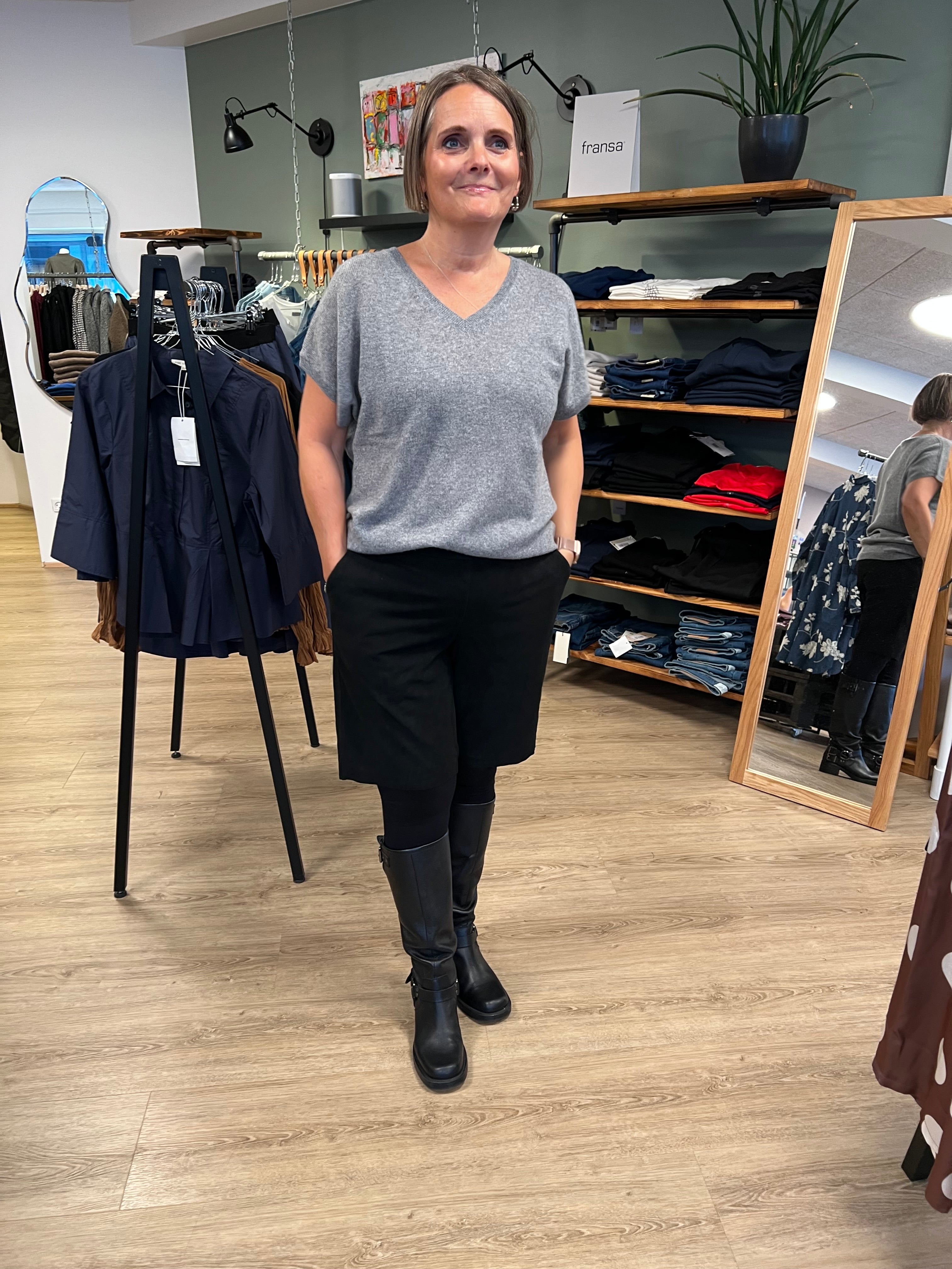 Pure Cashmere Pullover w. Short Sleeves