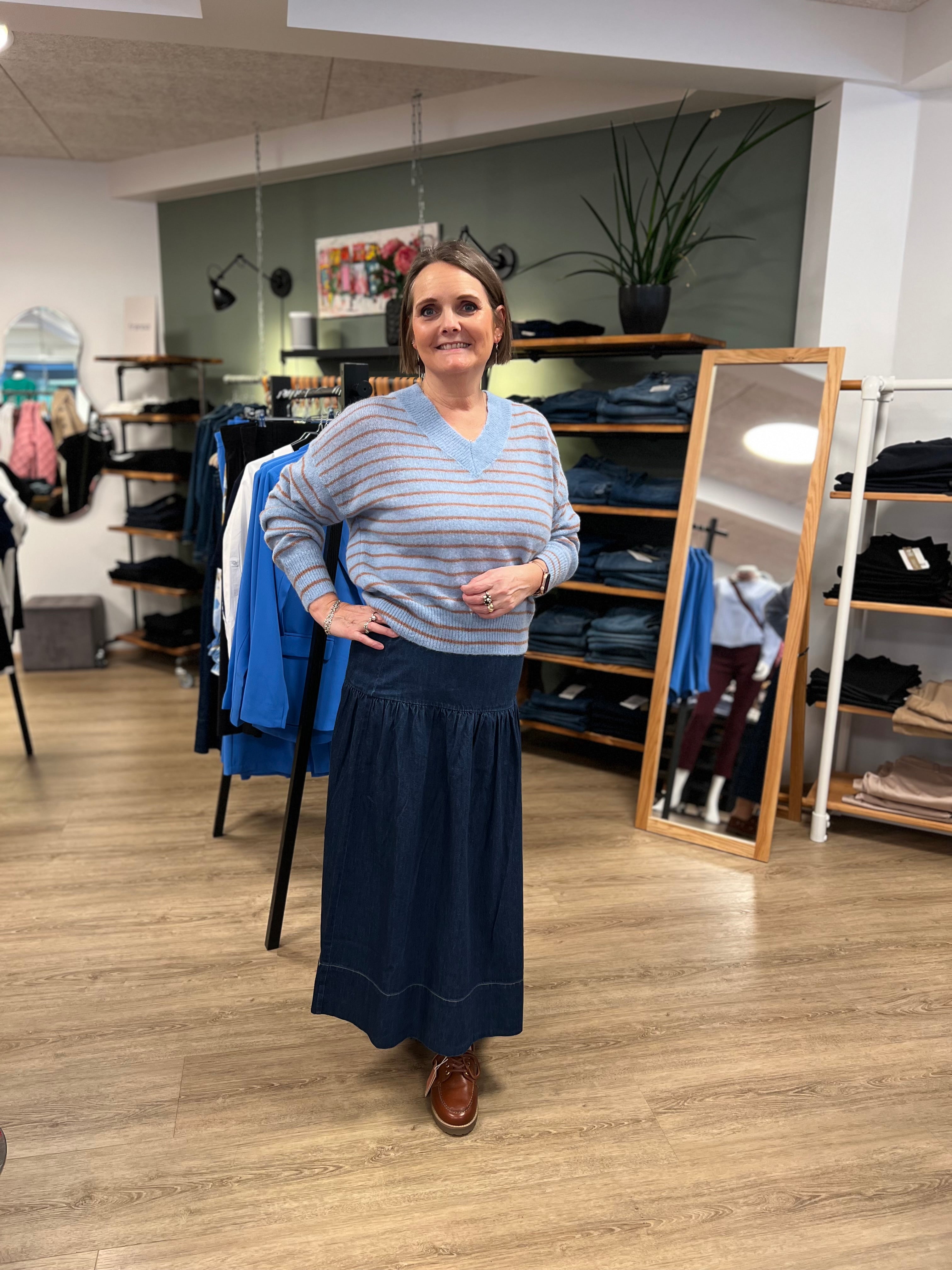 BCDELL STRIPED V-NECK JUMPER