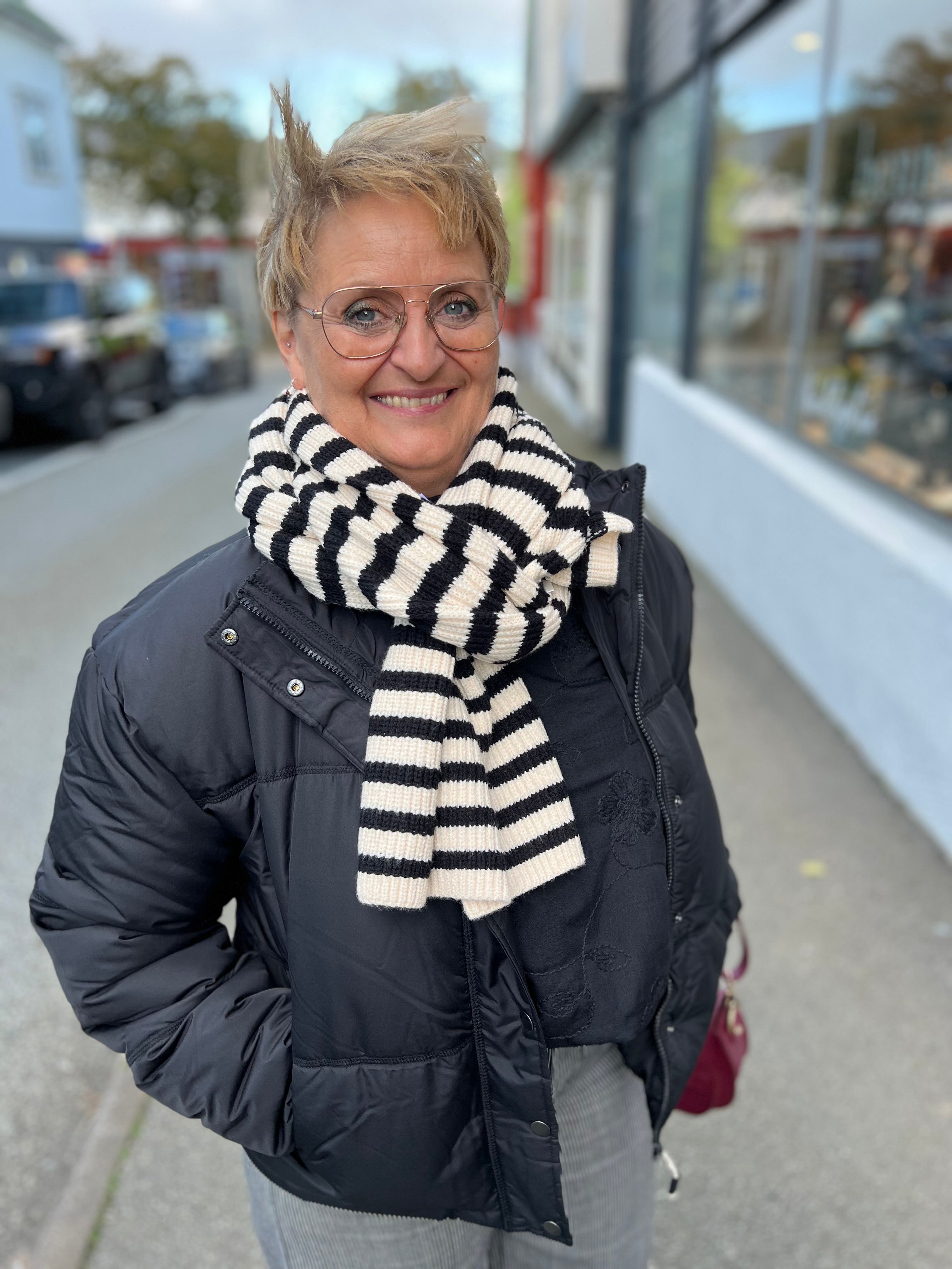 FREBBA JA 1 svartur