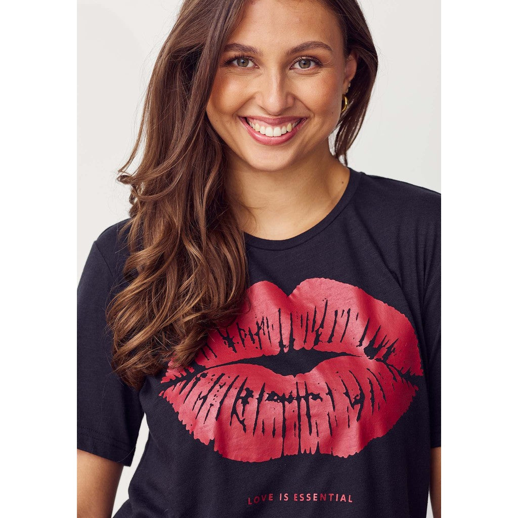 Kora Lip T-Shirt