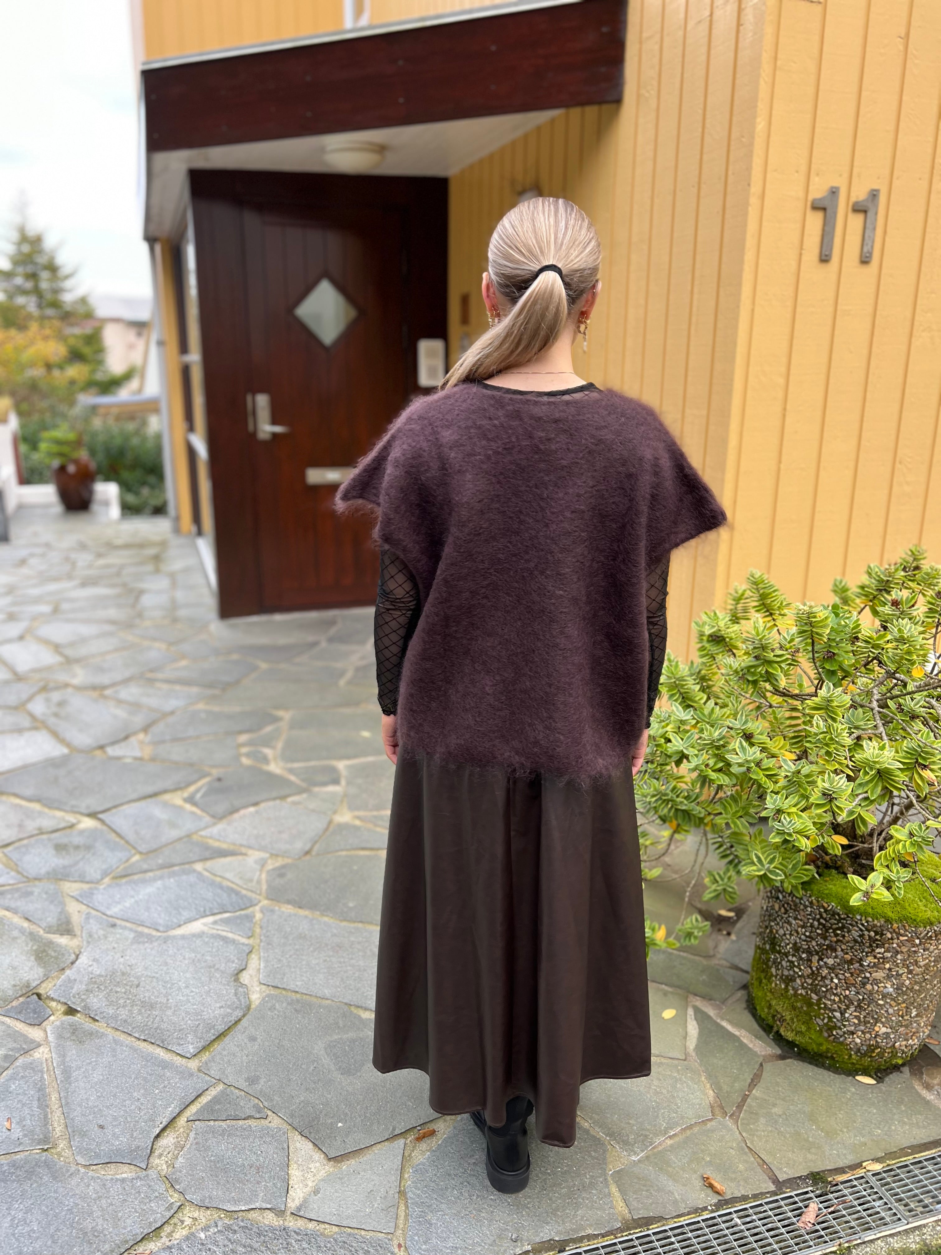 BCBJOERK KNITTED V-NECK VEST