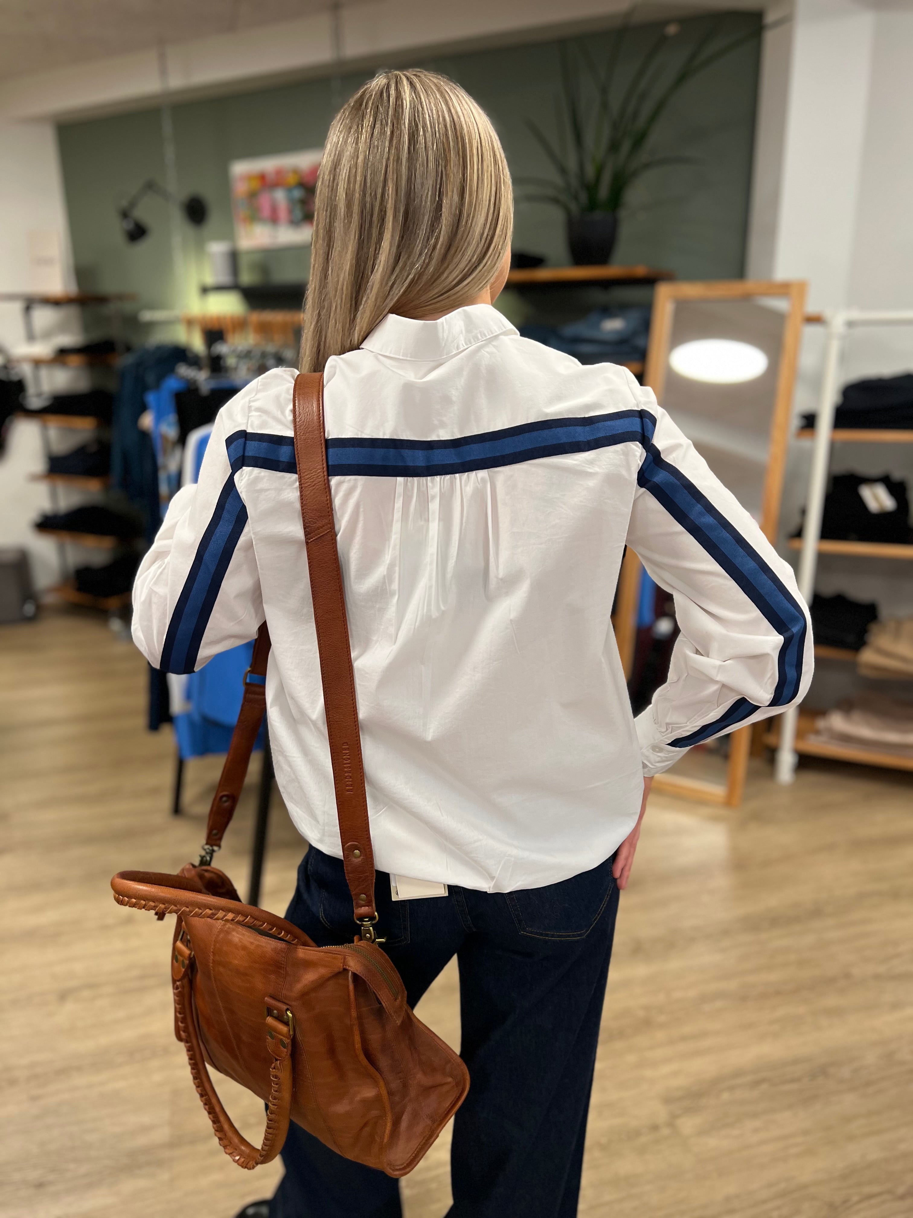 CREstela Short Shirt