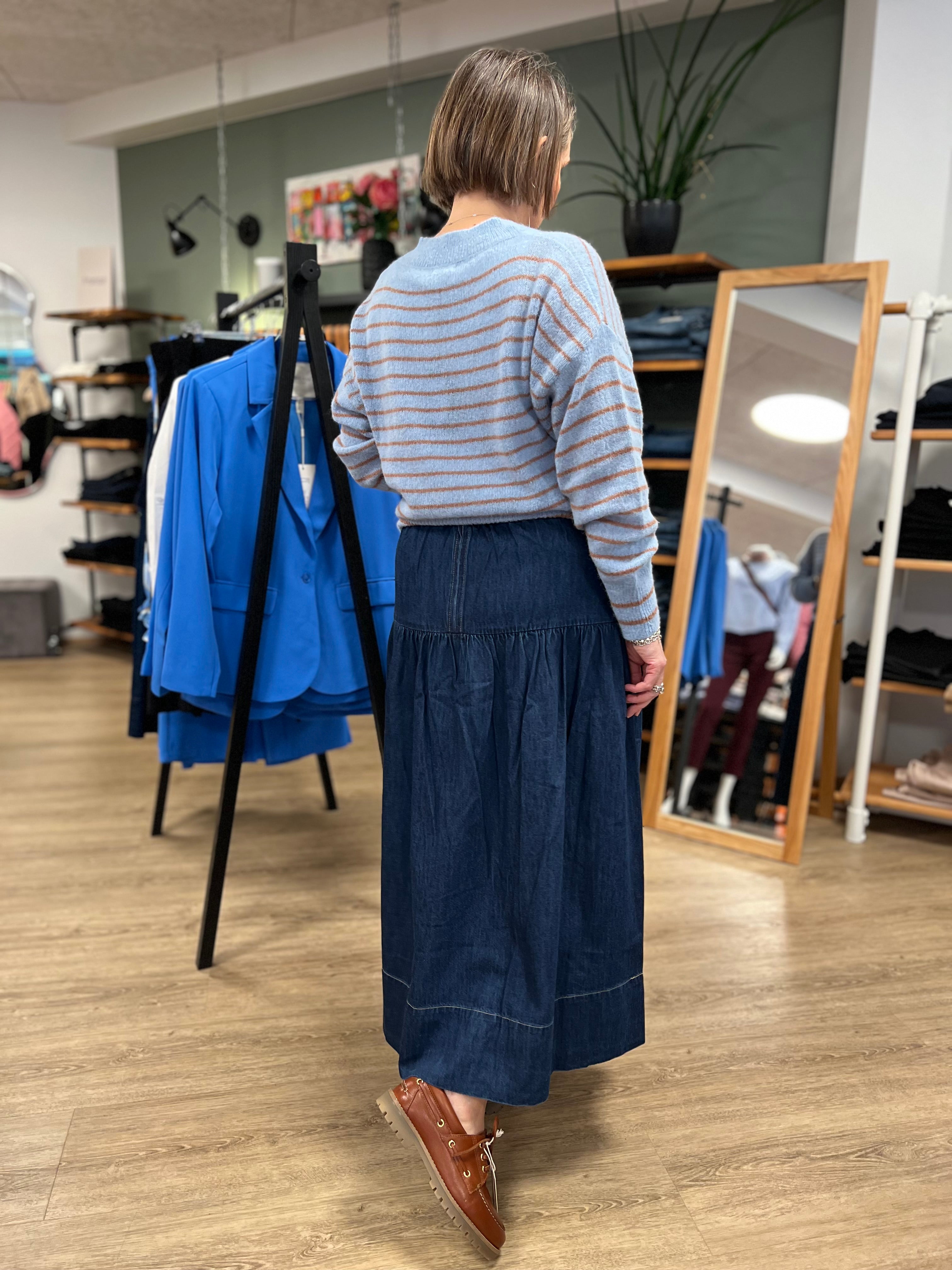 BCDELL STRIPED V-NECK JUMPER